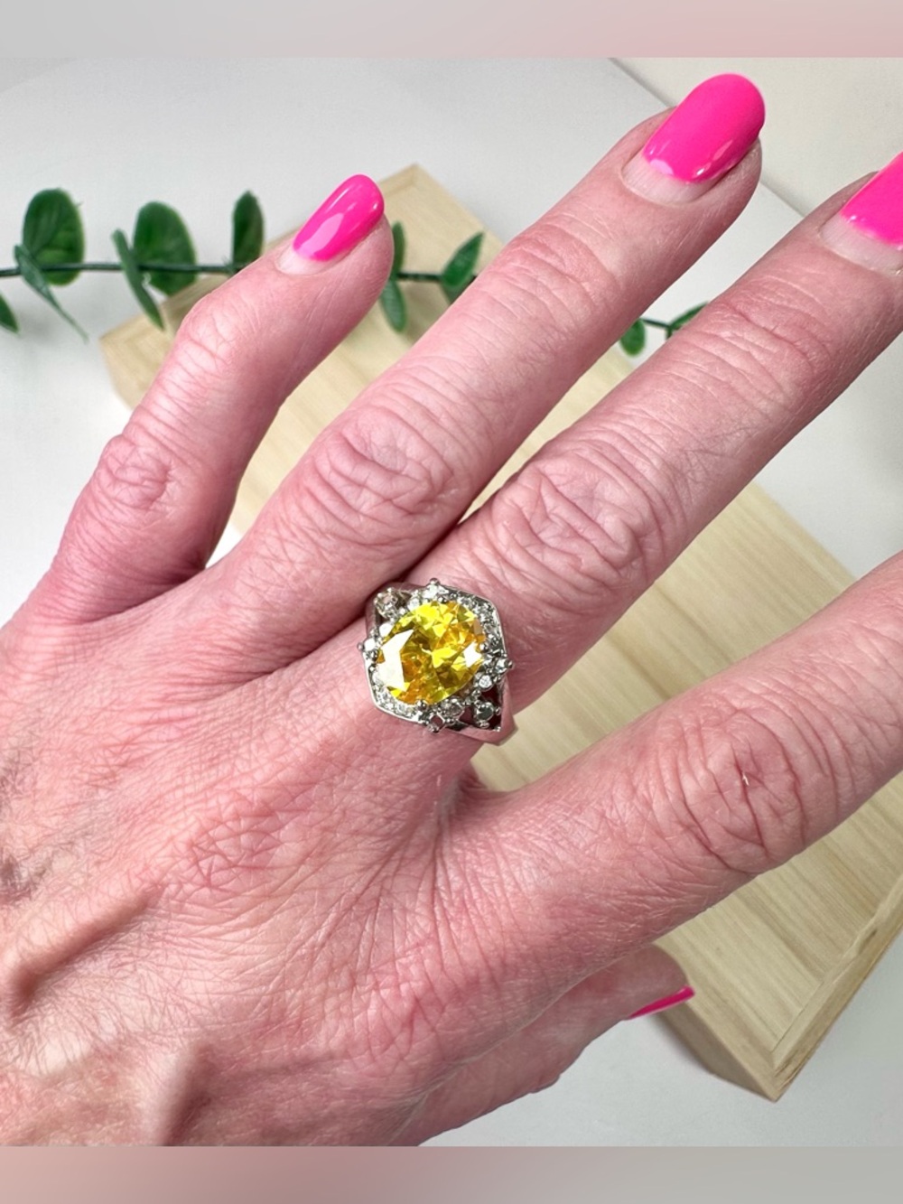 💛Faux Citrine Silver Tone Cocktail Ring